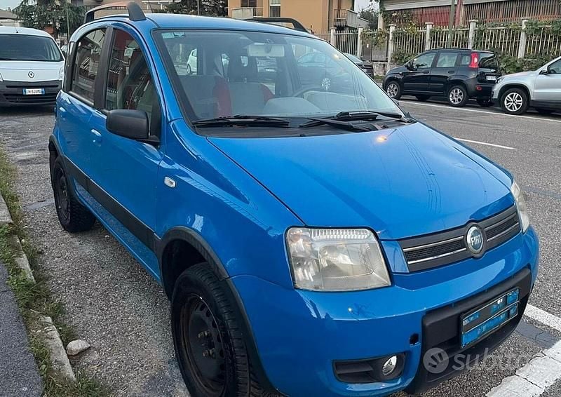 Blu Usata 2005 Fiat Panda 4x4 Climbing Due volumi | 5500 € (Molto cara) - Immagine 1/4
