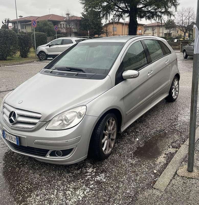 Usata Mercedes B200 140 CV (102 kW) 2008 Monovolume