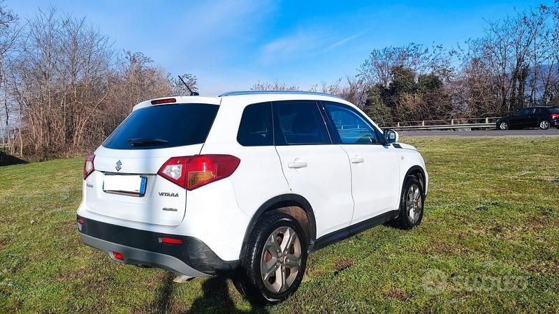 Usata Suzuki Vitara 120 CV (88 kW) 2015 Bianco SUV