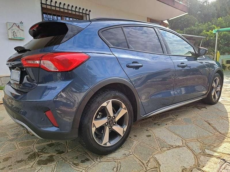Usata Ford Focus Active 120 CV (88 kW) 2021 Blu/azzurro Berlina