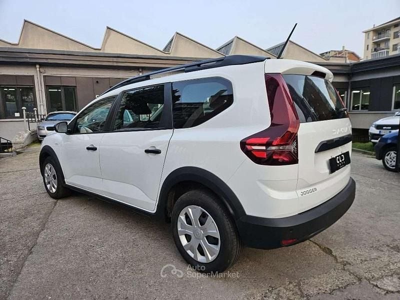 Usata Dacia Jogger 101 CV (74 kW) 2024 Bianco Monovolume