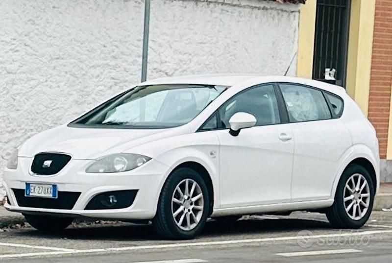Usata Seat Leon 105 CV (77 kW) 2012 Bianco Berlina