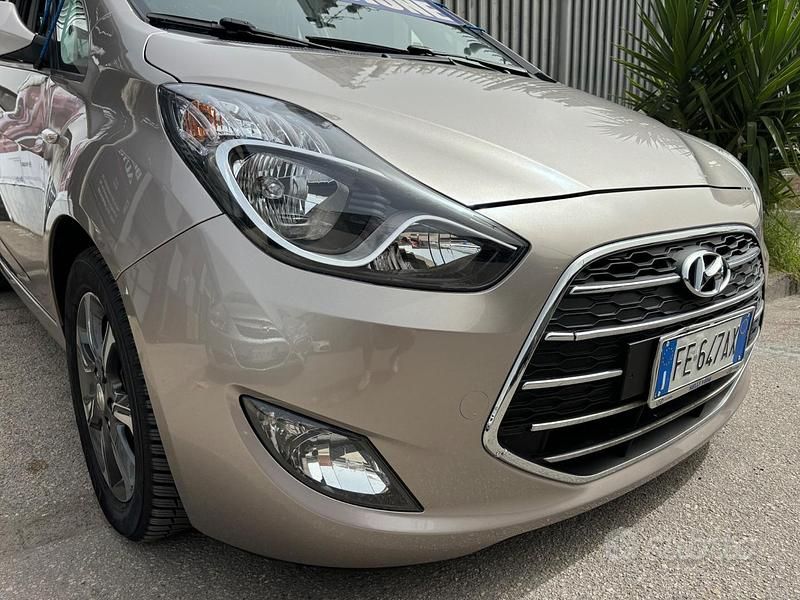 Usata Hyundai ix20 Xpossible 90 CV (66 kW) 2016 Grigio Utilitaria