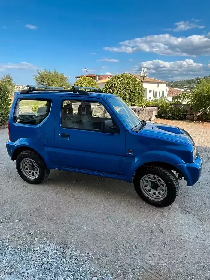 Usata Suzuki Jimny 65 CV (47 kW) 2005 Bluazzurro SUV