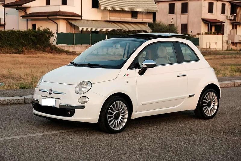 Usata Fiat 500 Lounge 95 CV (69 kW) 2011 Bianco Utilitaria
