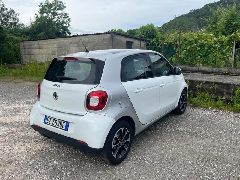 Usata Smart ForFour Passion 71 CV (52 kW) 2014 Bianco Utilitaria