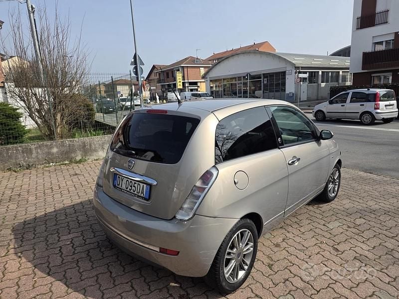 Usata Lancia Ypsilon 77 CV (56 kW) 2009 Grigio Utilitaria