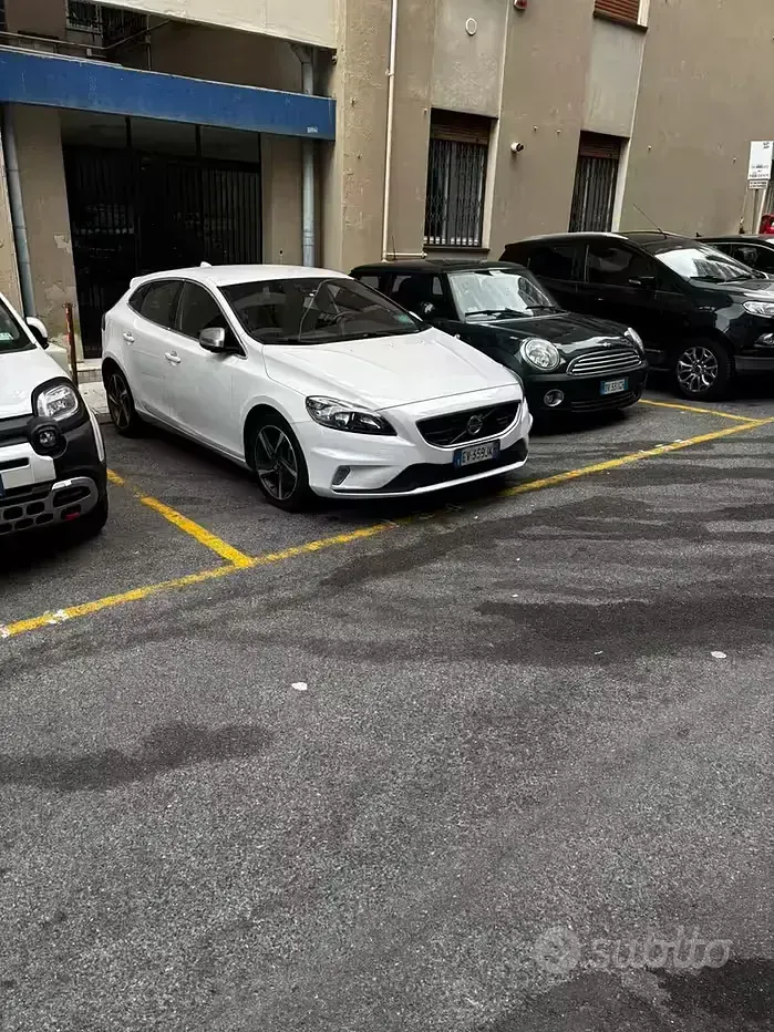 Usata Volvo V40 150 CV (110 kW) 2014 Bianco Berlina