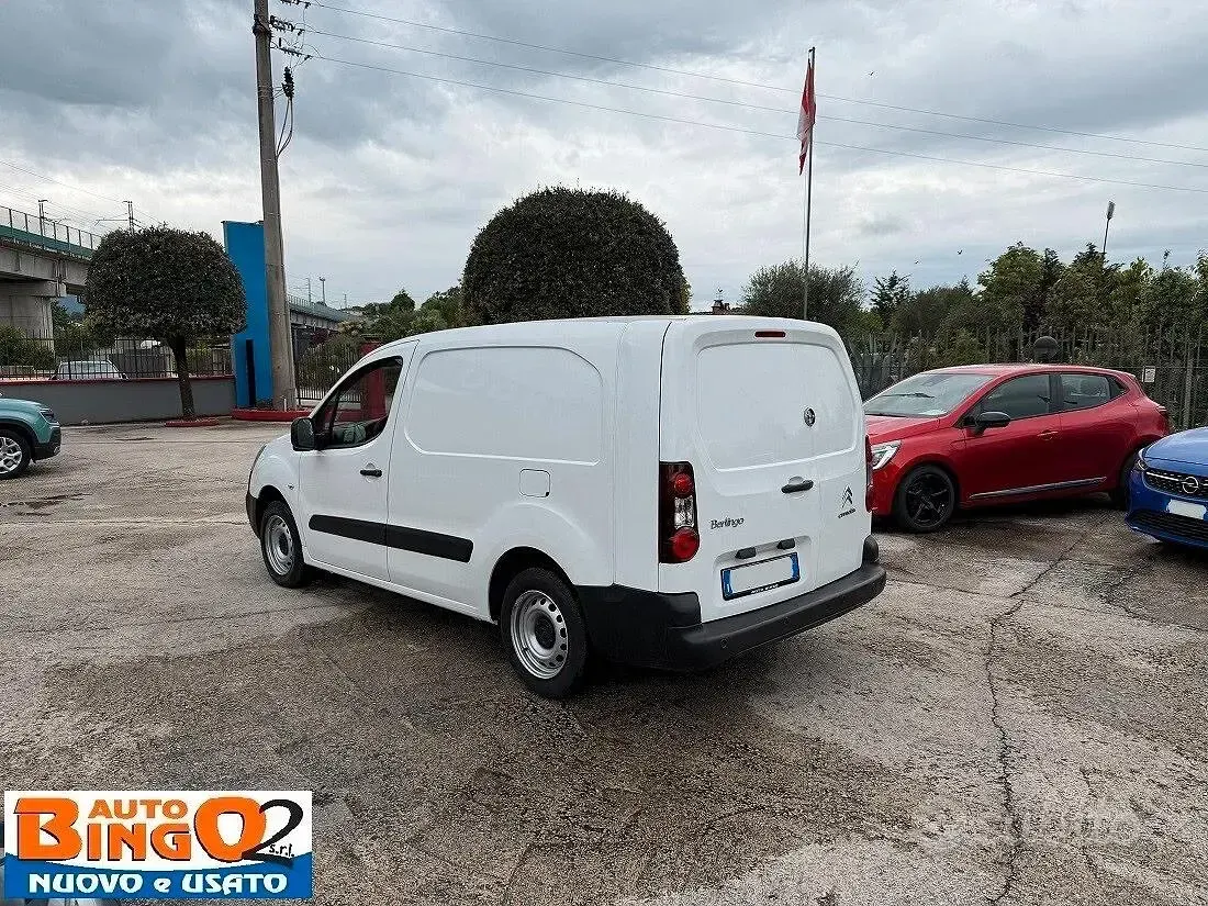 Usata Citroën Berlingo 99 CV (72 kW) 2017 Bianco Monovolume