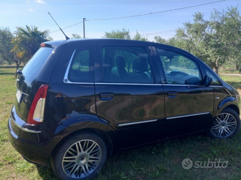 Usata Lancia Musa 95 CV (69 kW) 2010 Nero Monovolume