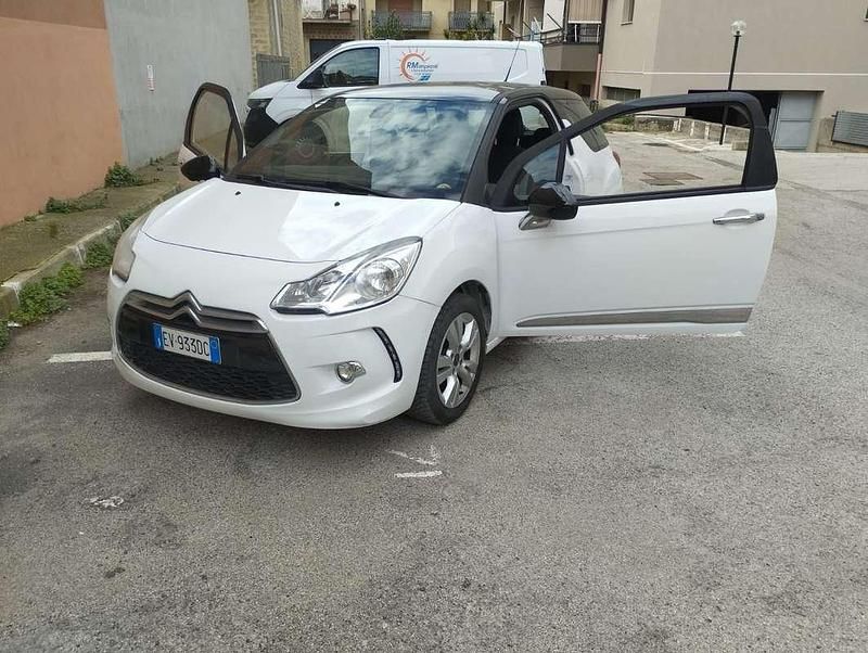 Usata Citroën DS3 Chic 95 CV (69 kW) 2014 Bianco Berlina