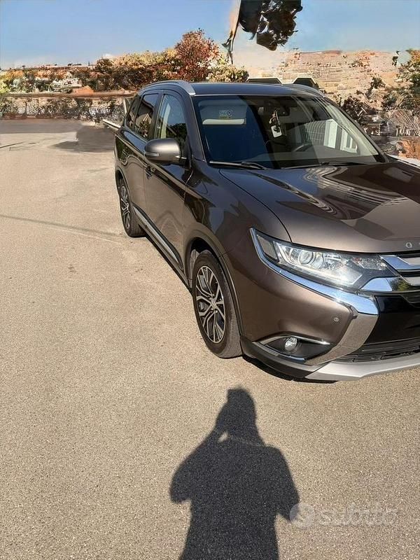 Usata Mitsubishi Outlander 150 CV (110 kW) 2016 SUV