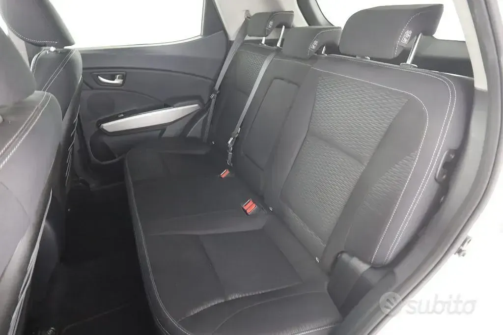 Usata SsangYong Tivoli 114 CV (83 kW) 2018 Grand white SUV