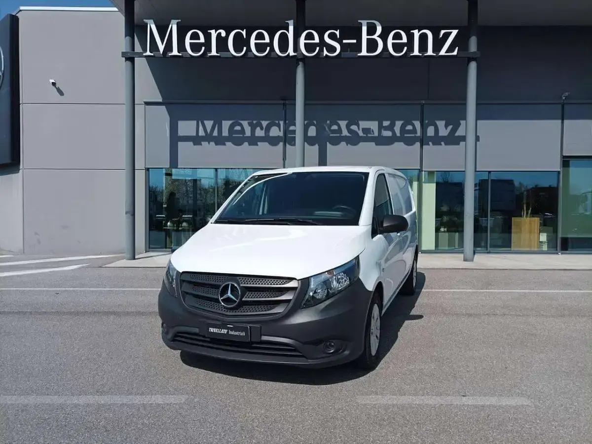 Usata Mercedes Vito 136 CV (100 kW) 2021 Bianco artico Furgone