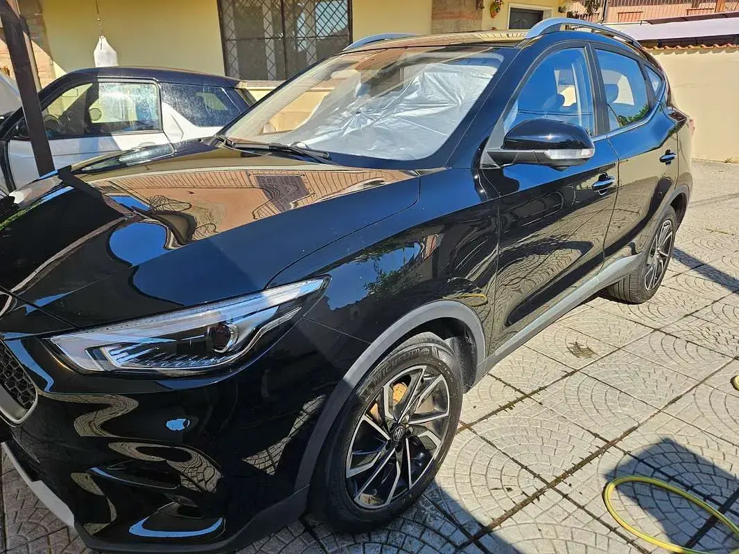 Usata MG ZS Luxury 111 CV (81 kW) 2024 Nero SUV