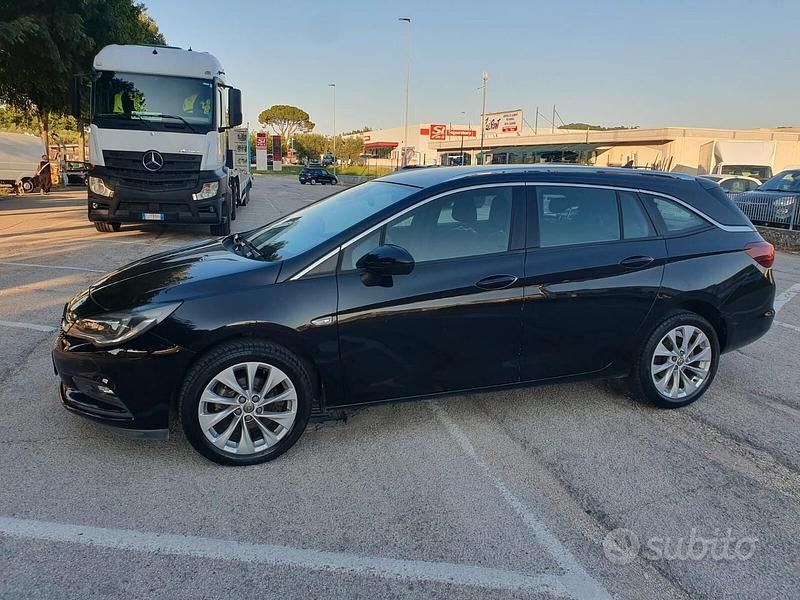 Usata Opel Astra Innovation 110 CV (80 kW) 2018 Blu Station wagon