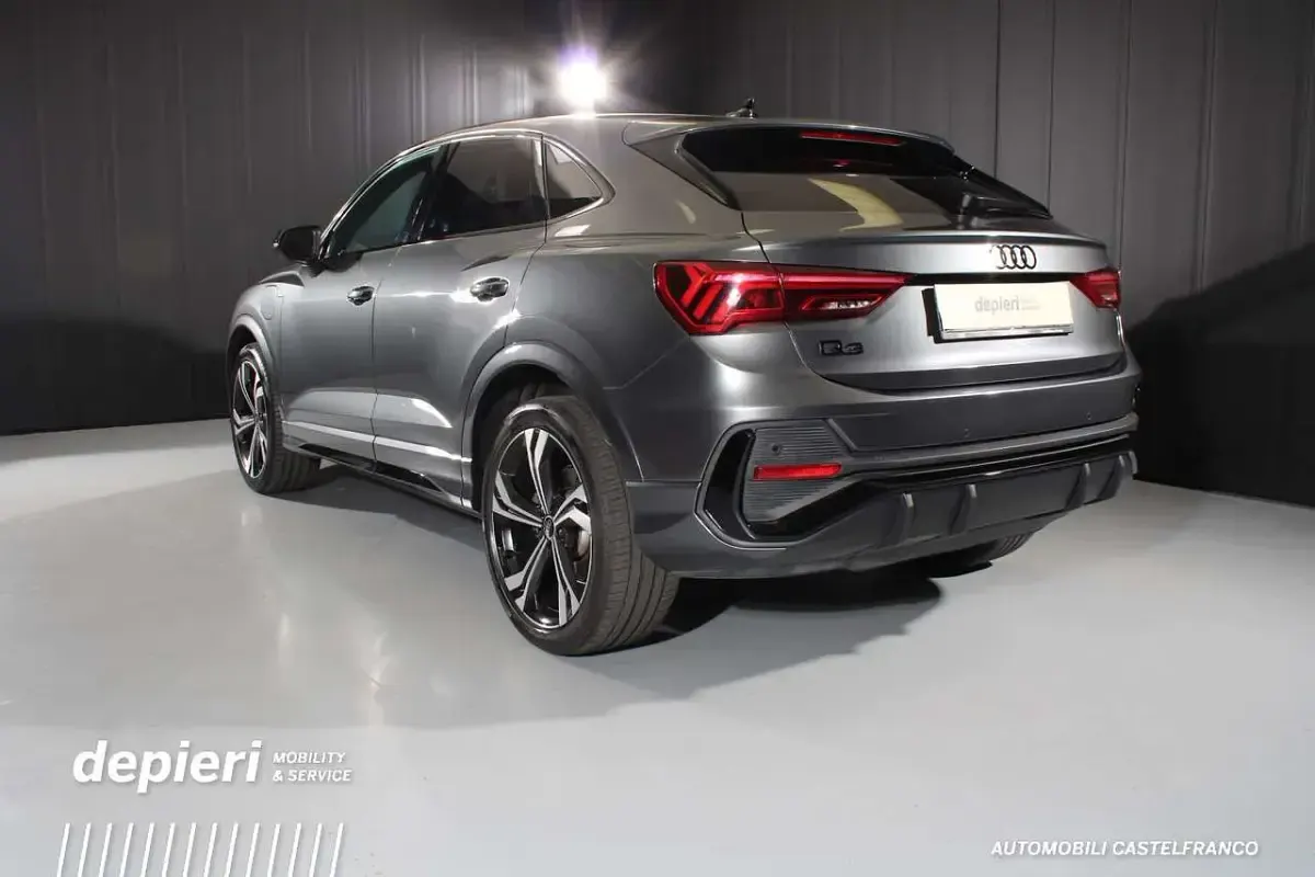 Usata Audi Q3 Sportback 245 CV (180 kW) 2023 Grigio SUV