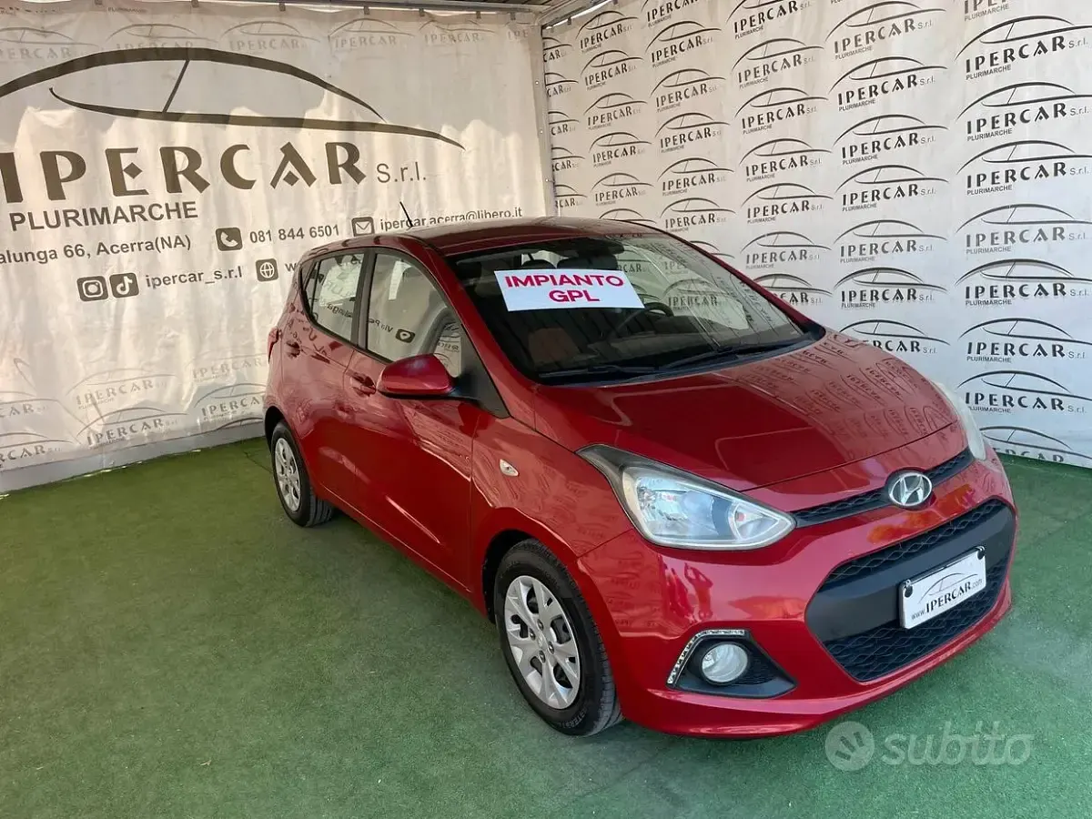 Usata Hyundai i10 Comfort 67 CV (49 kW) 2015 Rosso Utilitaria