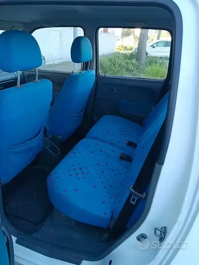 Usata Opel Agila 75 CV (55 kW) 2001 Bianco Monovolume