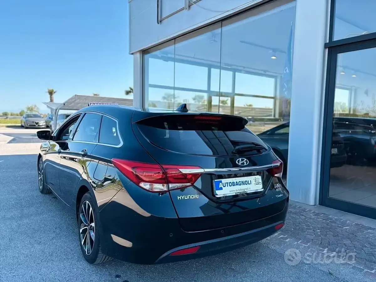 Usata Hyundai i40 141 CV (103 kW) 2017 Nero Station wagon