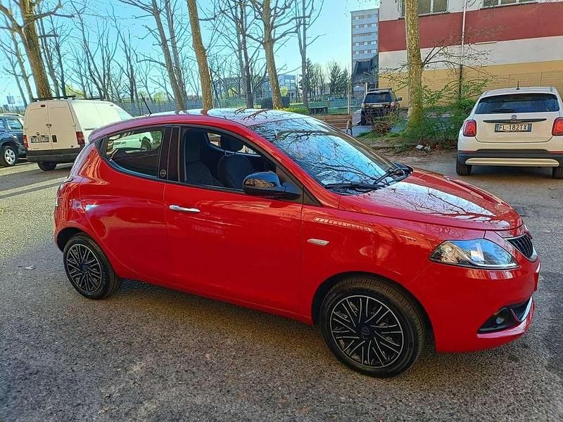 Usata Lancia Ypsilon Silver 69 CV (50 kW) 2021 Utilitaria
