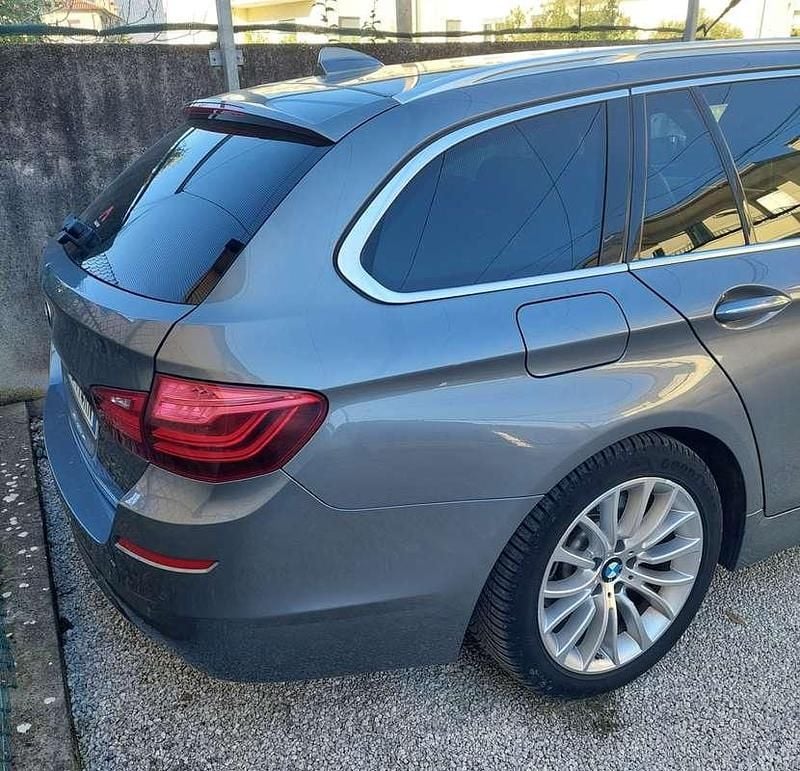 Usata BMW 520 Luxury Line 190 CV (139 kW) 2016 Grigio Station wagon