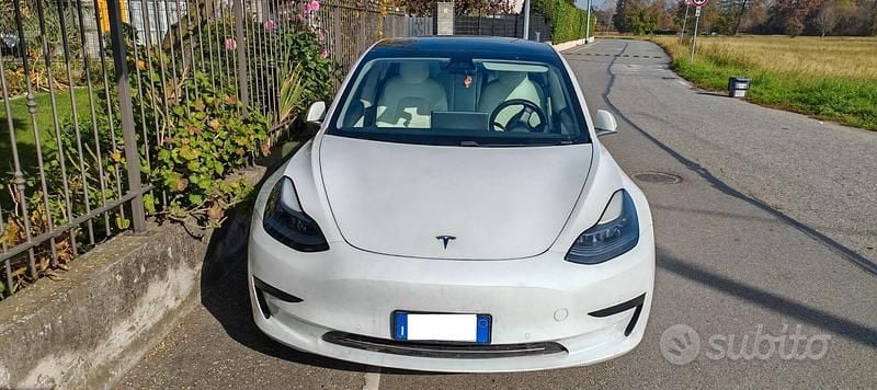 Usata Tesla Model 3 Standard Range Plus 235 kW (320 CV) 2020 Bianco Berlina