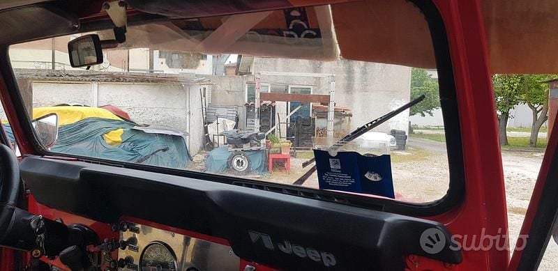 Usata Jeep Renegade 1980 SUV