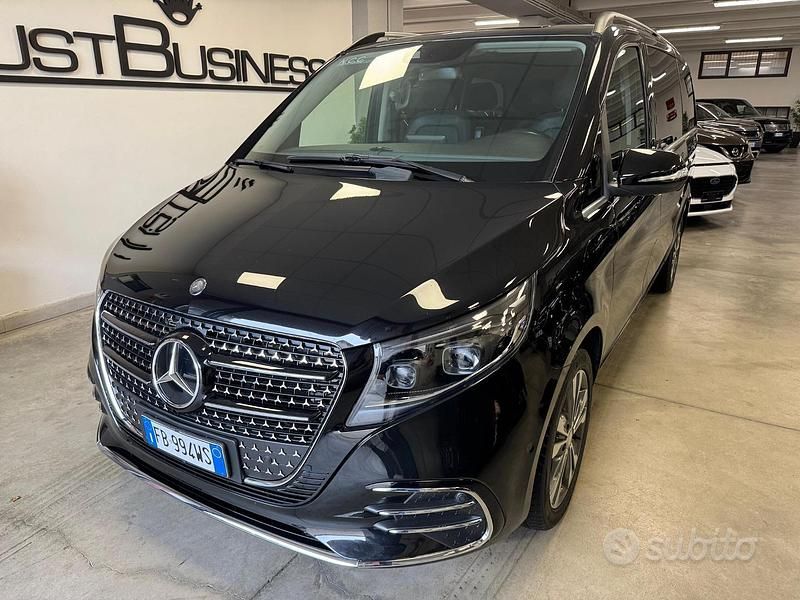 Usata Mercedes V220 Premium 163 CV (119 kW) 2016 Nero Monovolume