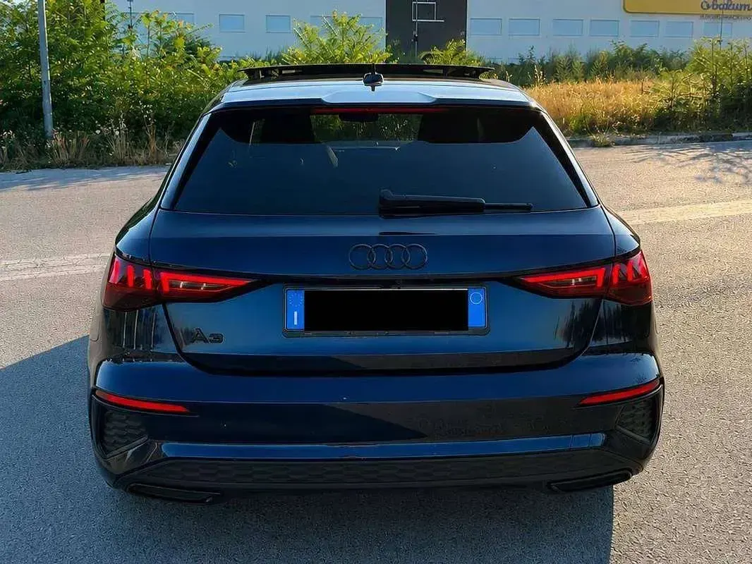 Usata Audi A3 Attraction 110 CV (80 kW) 2024 Blu/azzurro Berlina