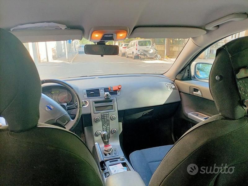 Usata Volvo V50 101 CV (74 kW) 2012 Bianco Station wagon