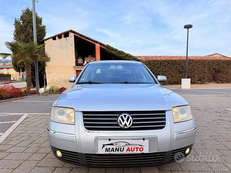 Usata VW Passat 130 CV (95 kW) 2003 Grigio Berlina