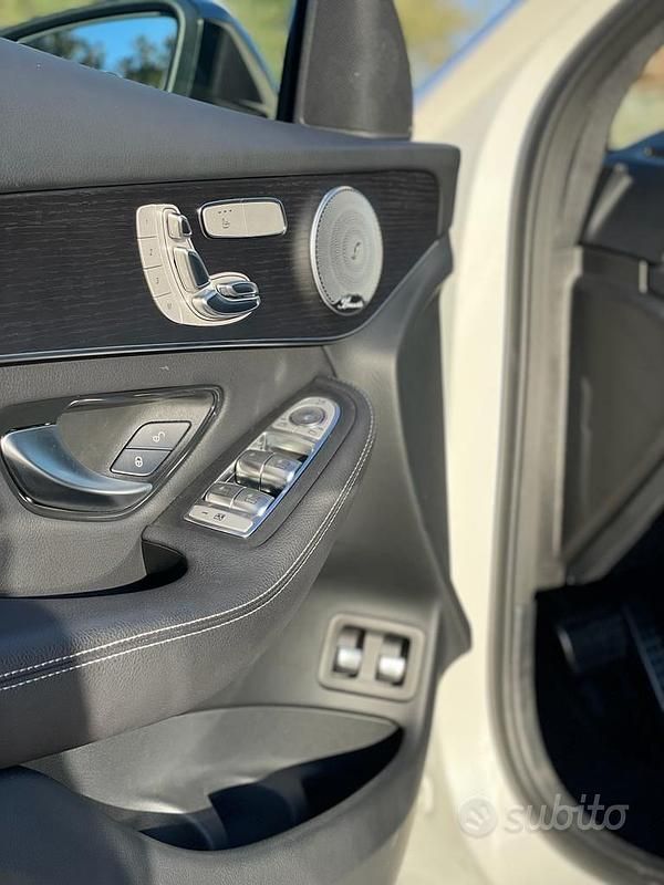Usata Mercedes GLC300 Premium Plus 258 CV (189 kW) 2020 Bianco SUV