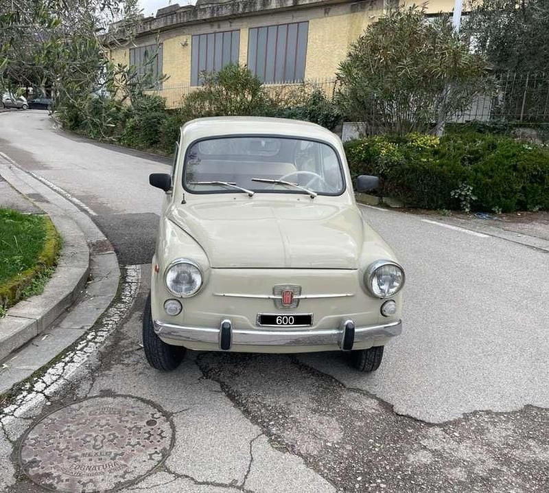 Usata Fiat 600D 31 CV (22 kW) 1982 Beige Berlina
