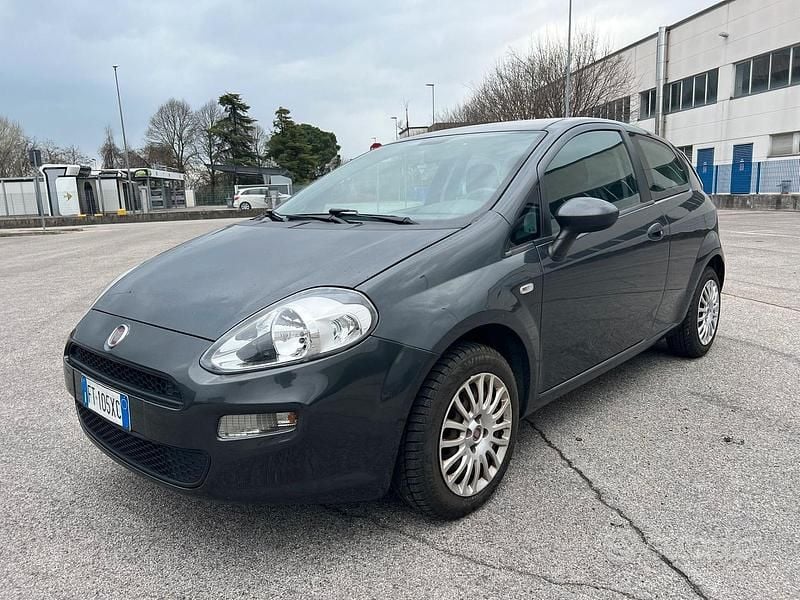 Usata Fiat Punto Street 69 CV (50 kW) 2015 Grigio Utilitaria