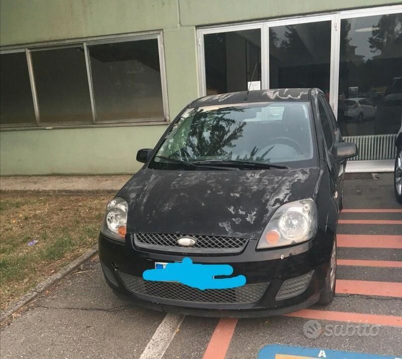 Nero Usata 2007 Ford Fiesta Due volumi | 2000 € - Immagine 1/4