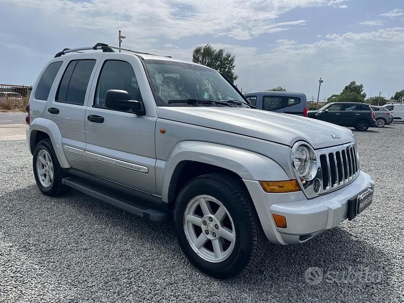 Usata 2005 Jeep Cherokee Limited SUV | 7750 € (Molto cara) - Immagine 1/4