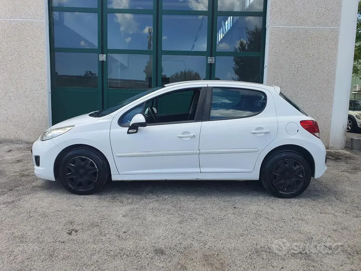 Usata Peugeot 207 68 CV (50 kW) 2012 Bianco Berlina