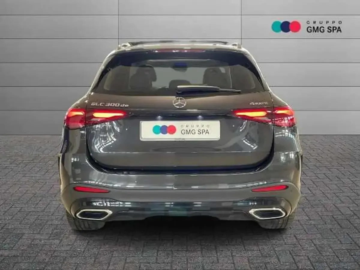 Usata Mercedes GLC300e Advanced 333 CV (244 kW) 2023 Grigio SUV