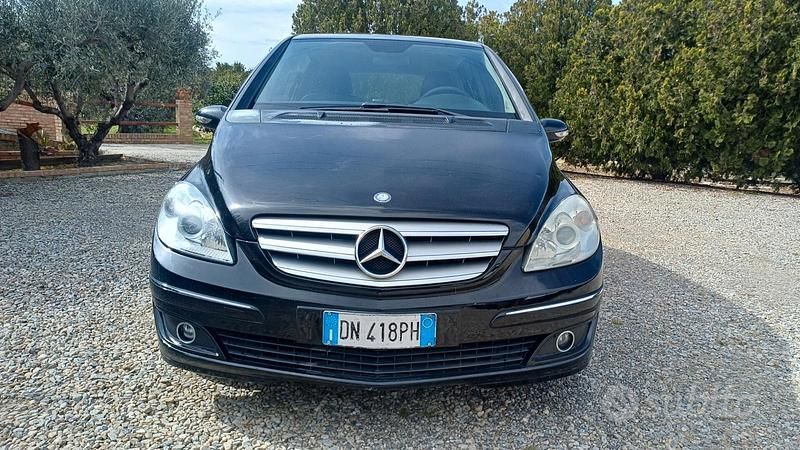 Usata Mercedes B200 140 CV (102 kW) 2008 Nero Monovolume