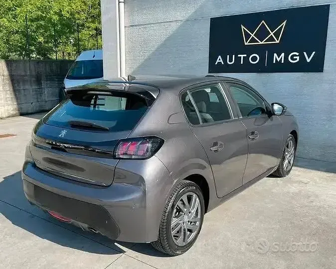 Usata Peugeot 208 Allure 101 CV (74 kW) 2021 Grigio Utilitaria