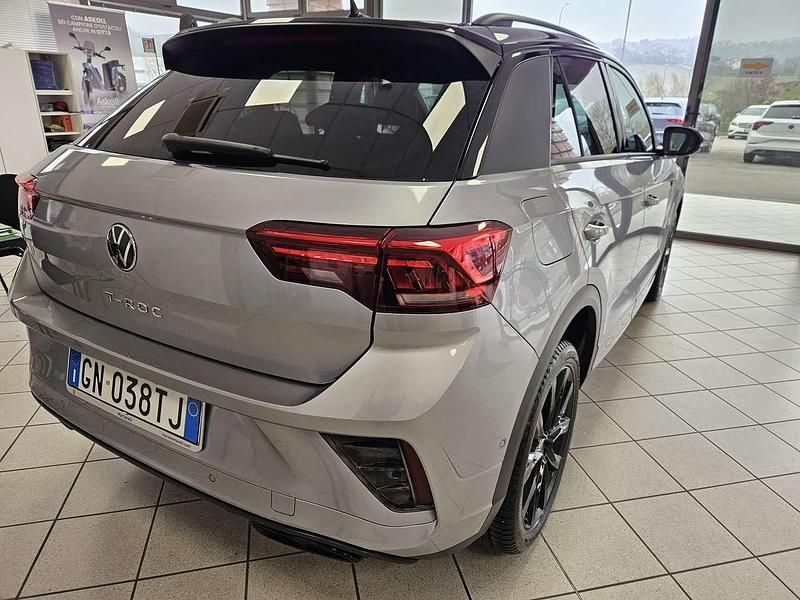 Usata VW T-Roc R-line 116 CV (85 kW) 2023 Argento SUV