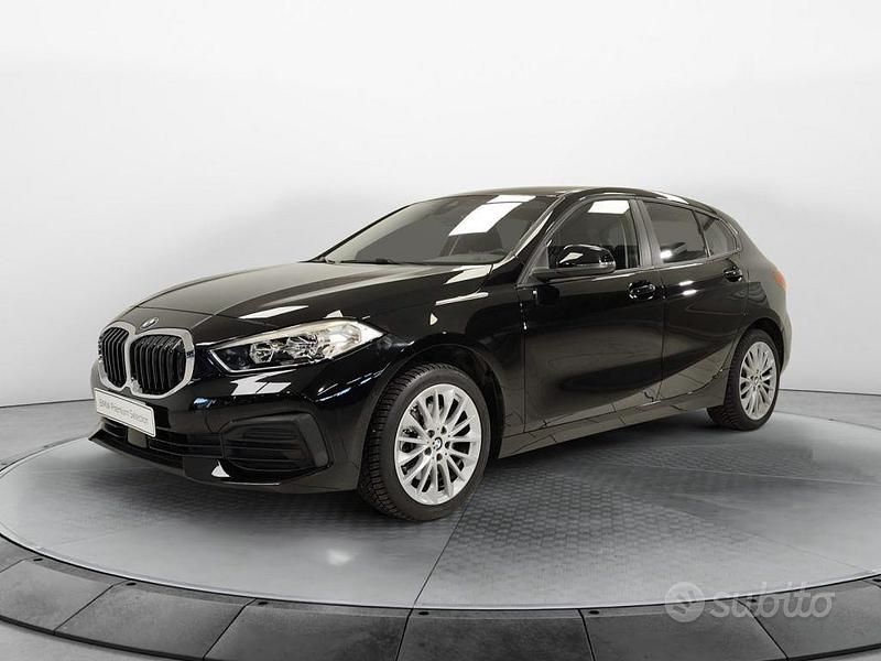 Black / pastello Usata 2022 BMW 116 Advantage Due volumi | 22.400 € (Buon prezzo) - Immagine 1/4