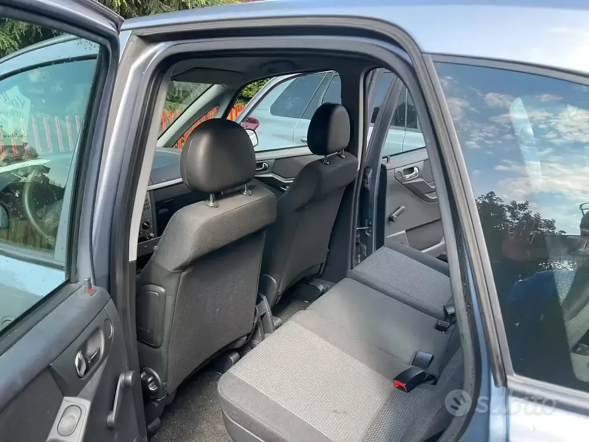Usata Opel Meriva 90 CV (66 kW) 2009 Grigio Monovolume