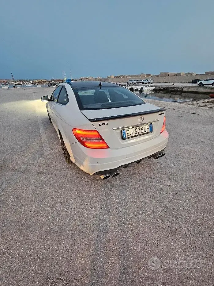 Usata Mercedes C220 170 CV (125 kW) 2011 Bianco Coupé