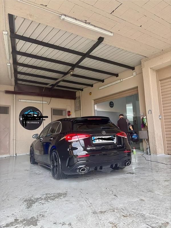 Nero Usata 2019 Mercedes A35 AMG AMG Berlina | 31.000 € (Buon prezzo) - Immagine 1/4