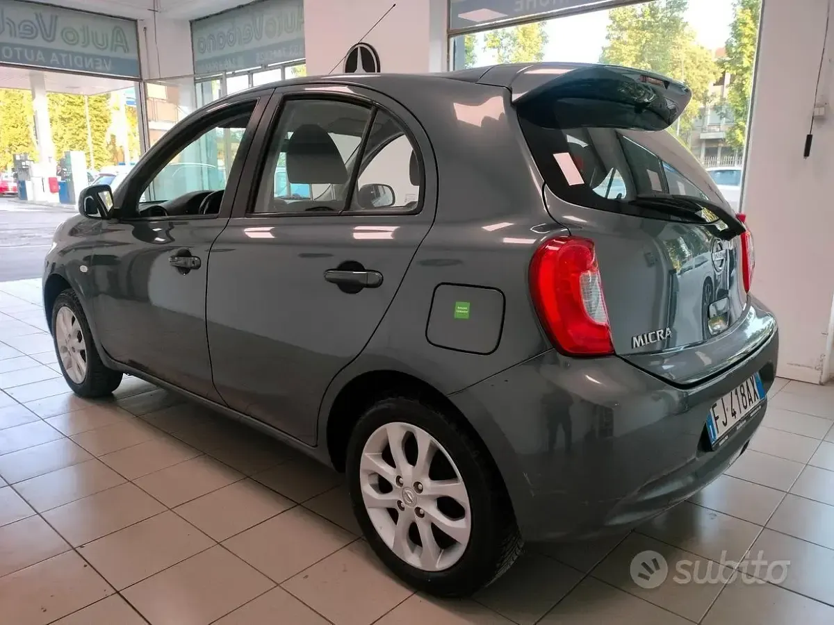 Usata Nissan Micra Tekna 80 CV (58 kW) 2017 Grigio Utilitaria