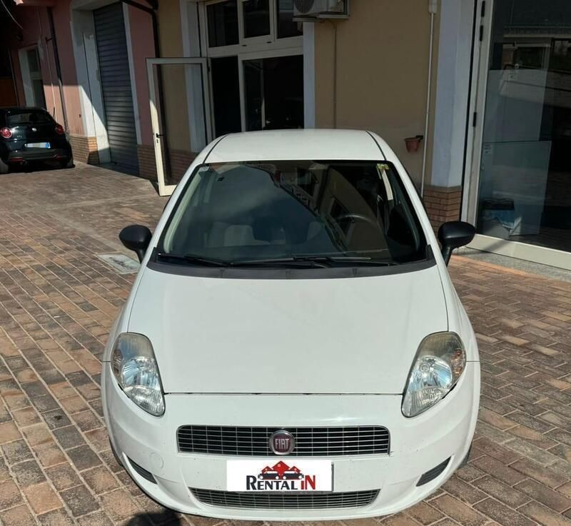 Usata Fiat Grande Punto Active 77 CV (56 kW) 2007 Bianco Utilitaria