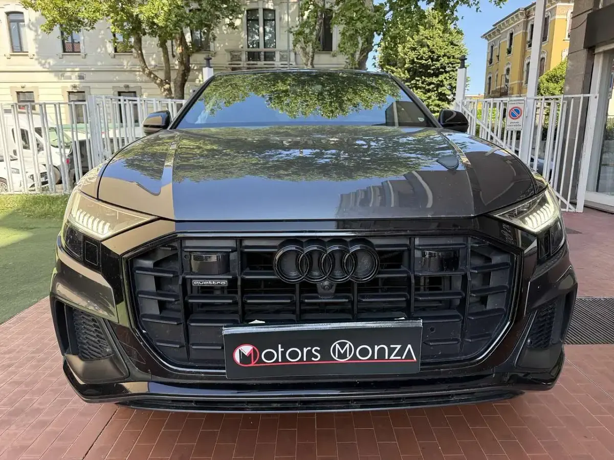 Usata Audi Q8 286 CV (210 kW) 2023 Grigio SUV