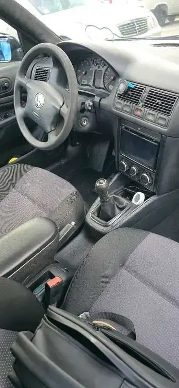 Usata VW Golf IV 101 CV (74 kW) 2003 Berlina
